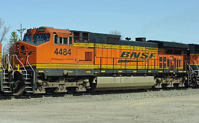 BNSF 4484 Dash 9-44CW.jpg